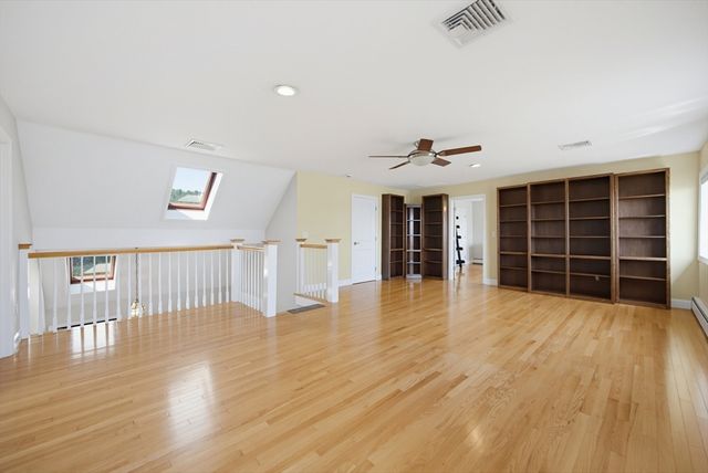 54 Oliver Hazard Perry Rd, Portsmouth, RI 02871