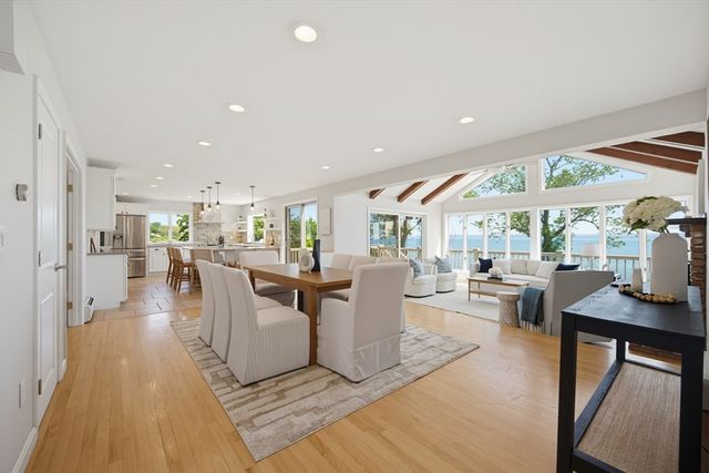 54 Oliver Hazard Perry Rd, Portsmouth, RI 02871