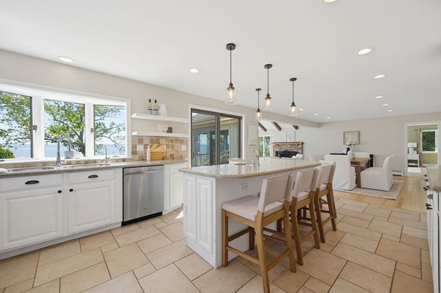 54 Oliver Hazard Perry Rd, Portsmouth, RI 02871