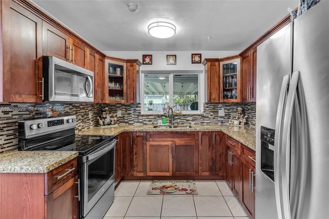 25701 SW 133rd Ct, Homestead, FL 33032