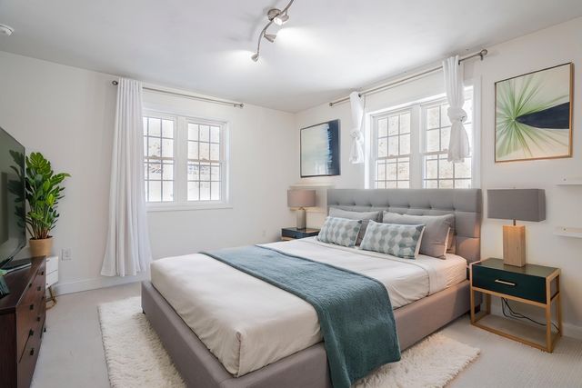 5 Lowther Place, Nashua, NH 03060