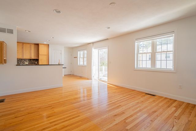 5 Lowther Place, Nashua, NH 03060