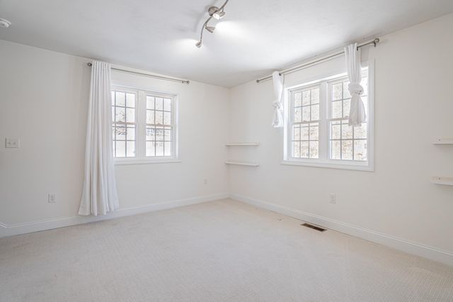 5 Lowther Place, Nashua, NH 03060