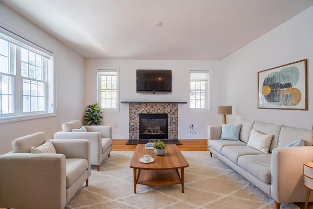 5 Lowther Place, Nashua, NH 03060