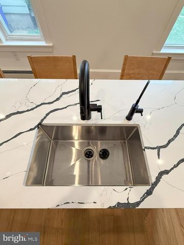 964 W MAIN ST, New Holland, PA 17557