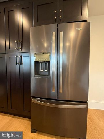 964 W MAIN ST, New Holland, PA 17557