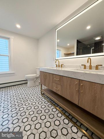 964 W MAIN ST, New Holland, PA 17557