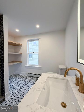 964 W MAIN ST, New Holland, PA 17557