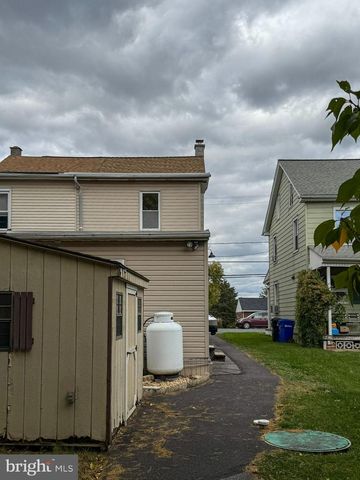 964 W MAIN ST, New Holland, PA 17557