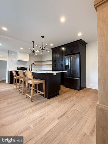 964 W MAIN ST, New Holland, PA 17557