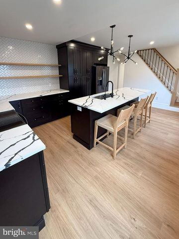 964 W MAIN ST, New Holland, PA 17557