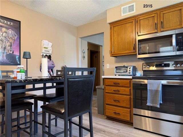 2313 & 2315 SW 6th Street, Blue Springs, MO 64014