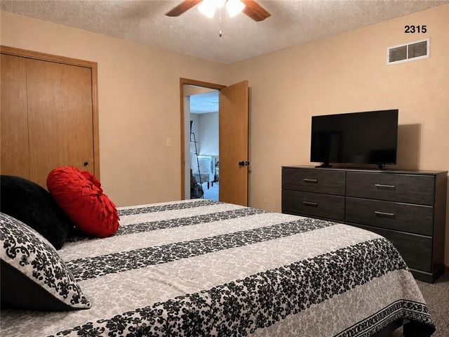 2313 & 2315 SW 6th Street, Blue Springs, MO 64014