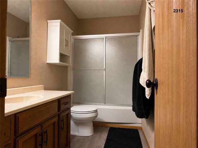 2313 & 2315 SW 6th Street, Blue Springs, MO 64014