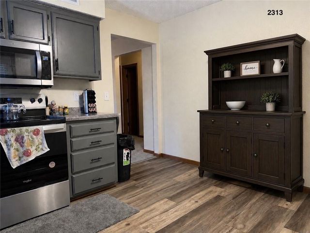 2313 & 2315 SW 6th Street, Blue Springs, MO 64014