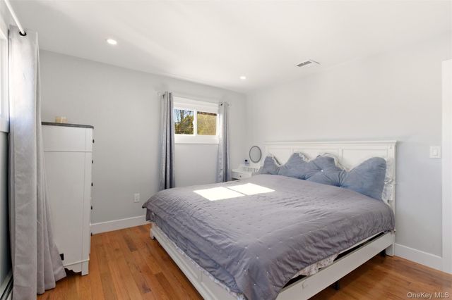 557 Woodbury Road, Plainview, NY 11803