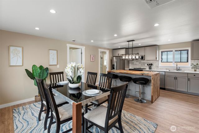6709 Aurora Avenue, Seattle, WA 98103
