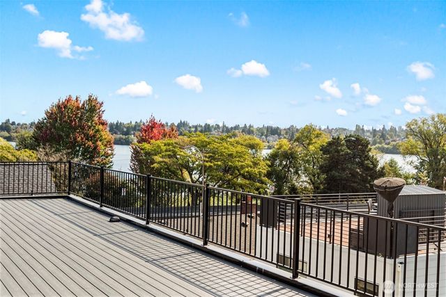 6709 Aurora Avenue, Seattle, WA 98103