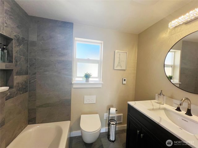 6709 Aurora Avenue, Seattle, WA 98103