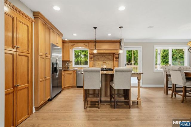 7 Ravine Drive, Woodcliff Lake, NJ 07677