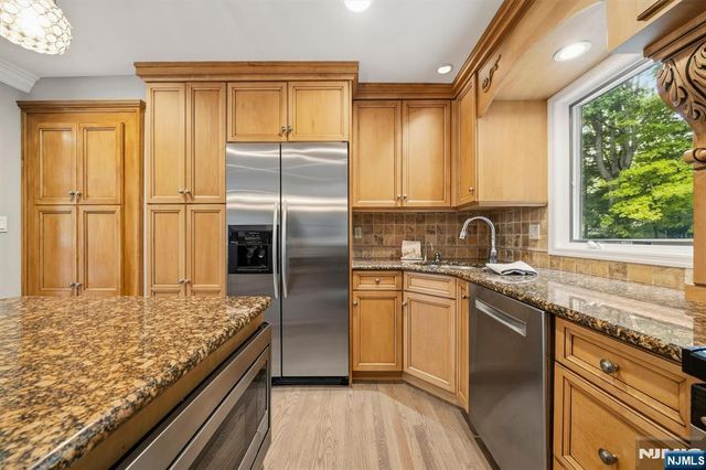 7 Ravine Drive, Woodcliff Lake, NJ 07677