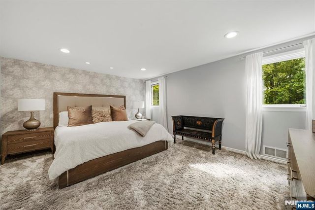 7 Ravine Drive, Woodcliff Lake, NJ 07677
