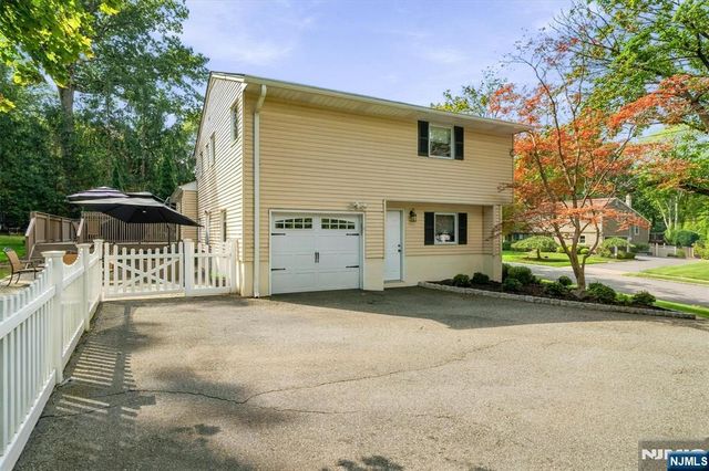 7 Ravine Drive, Woodcliff Lake, NJ 07677