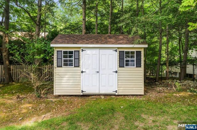 7 Ravine Drive, Woodcliff Lake, NJ 07677