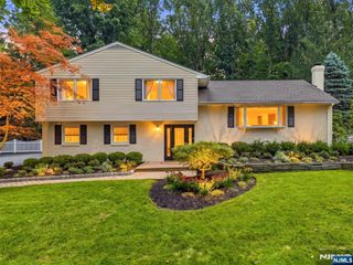 7 Ravine Drive, Woodcliff Lake, NJ 07677
