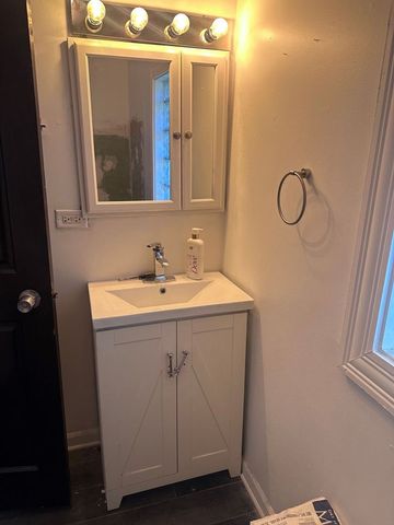526 E 154th Place, Phoenix, IL 60426