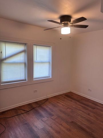 526 E 154th Place, Phoenix, IL 60426