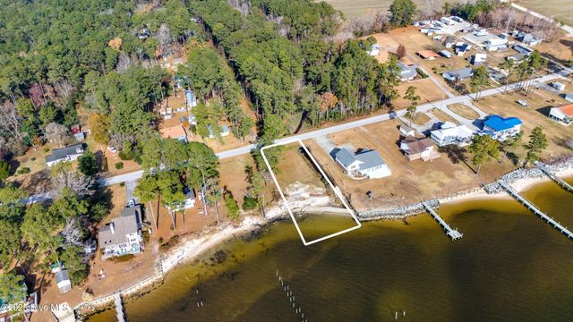 59 Neuse Hill Road, Arapahoe, NC 28510