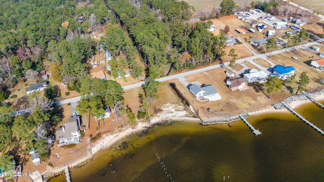 59 Neuse Hill Road, Arapahoe, NC 28510