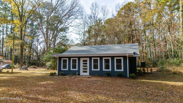 59 Neuse Hill Road, Arapahoe, NC 28510