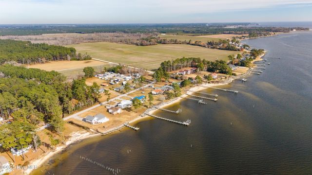 59 Neuse Hill Road, Arapahoe, NC 28510