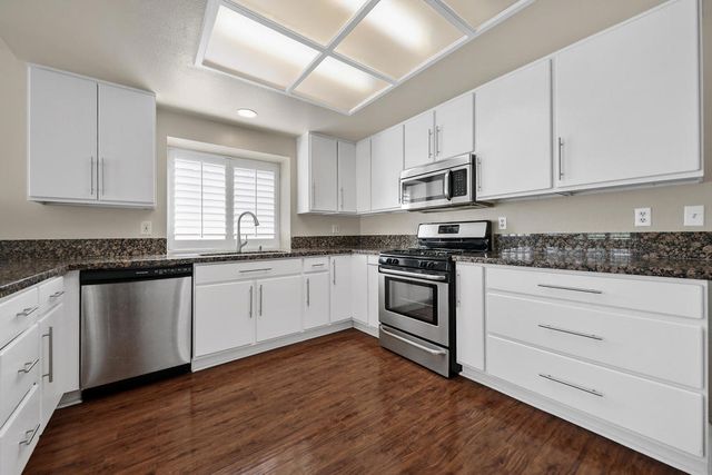 77717 Calle Las Brisas S, Palm Desert, CA 92211