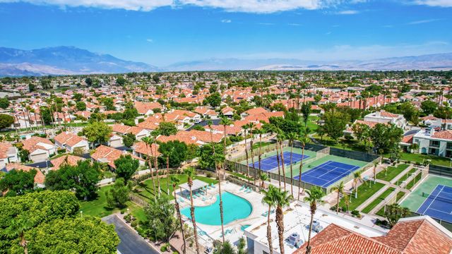 77717 Calle Las Brisas S, Palm Desert, CA 92211