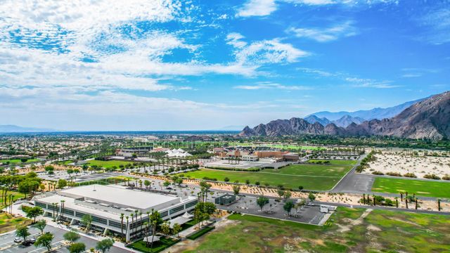 77717 Calle Las Brisas S, Palm Desert, CA 92211