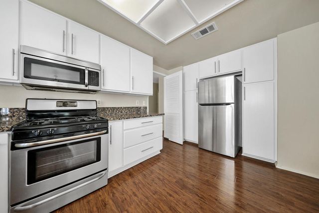 77717 Calle Las Brisas S, Palm Desert, CA 92211