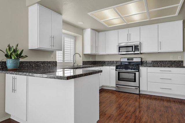 77717 Calle Las Brisas S, Palm Desert, CA 92211