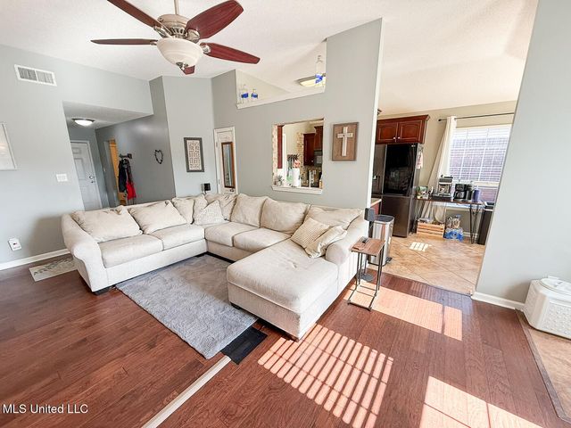 10249 Fox Hunt Drive, Olive Branch, MS 38654