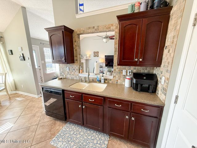 10249 Fox Hunt Drive, Olive Branch, MS 38654