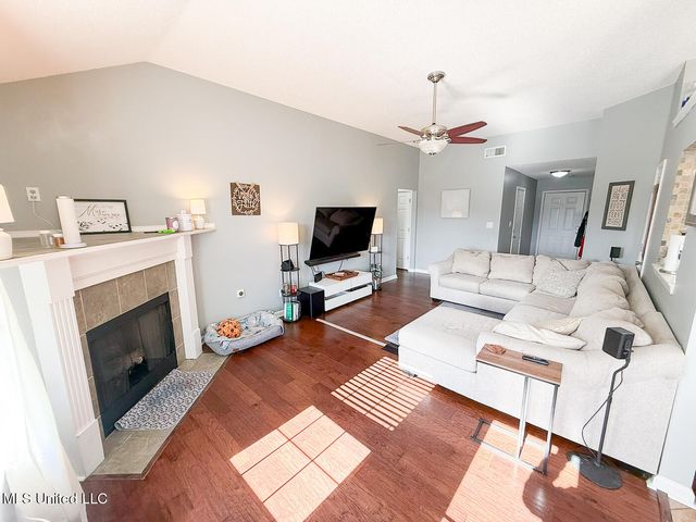 10249 Fox Hunt Drive, Olive Branch, MS 38654