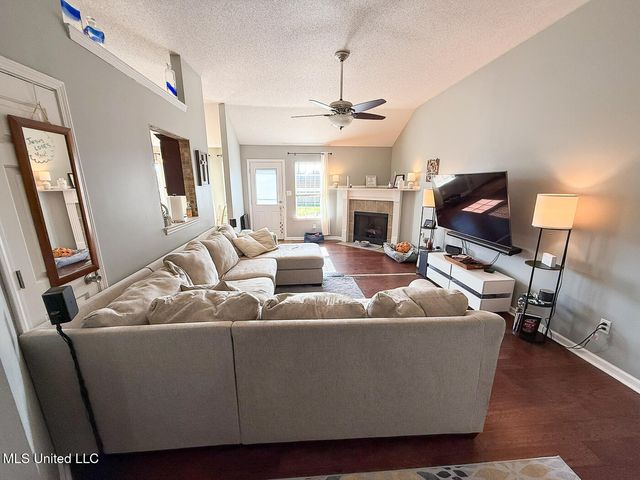 10249 Fox Hunt Drive, Olive Branch, MS 38654