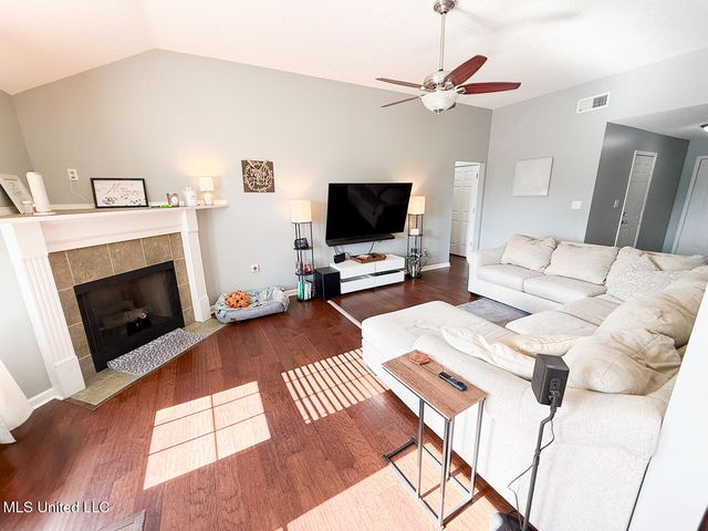 10249 Fox Hunt Drive, Olive Branch, MS 38654