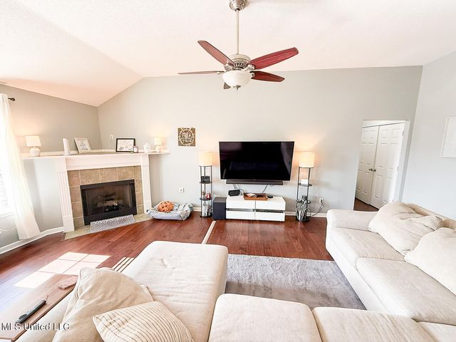 10249 Fox Hunt Drive, Olive Branch, MS 38654