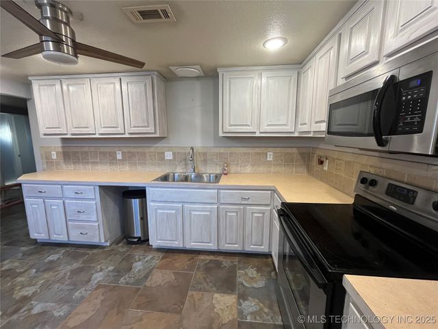 114227 S 4172 Road, Checotah, OK 74426
