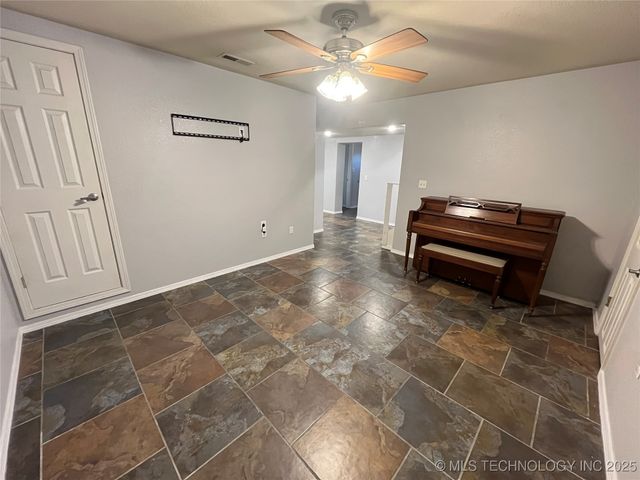 114227 S 4172 Road, Checotah, OK 74426