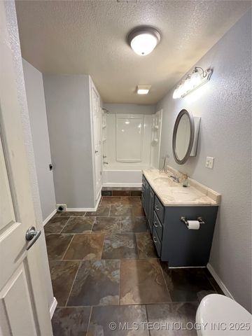 114227 S 4172 Road, Checotah, OK 74426
