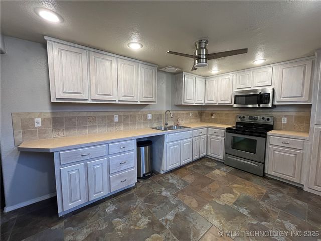 114227 S 4172 Road, Checotah, OK 74426